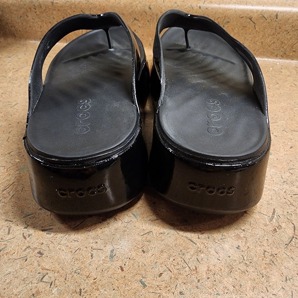 CROCS Glossy Black Women's Sandals - Picture 4 of 6